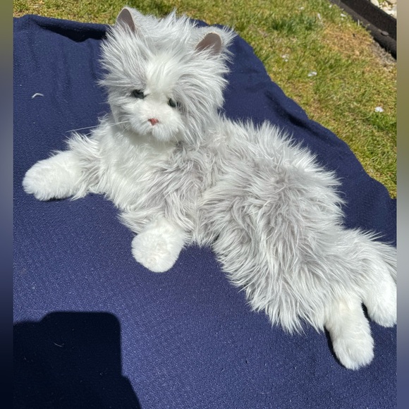 Joy for All companion toy cat - Picture 1 of 9